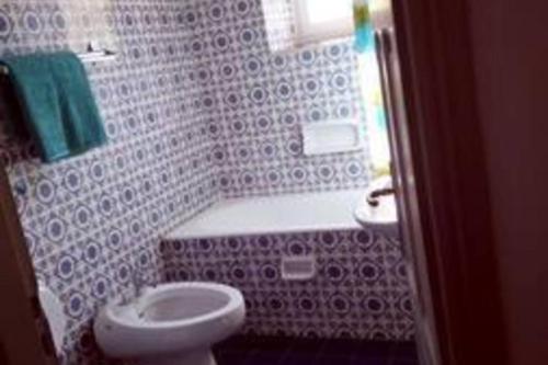 Ванная комната в Stunning House - Sleeps 11 Terrace & Sea View