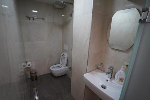 Koupelna v ubytování Hotel Driti New Bazaar