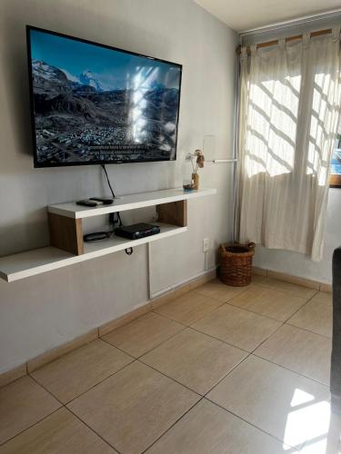 Μια τηλεόραση ή/και κέντρο ψυχαγωγίας στο Brisas de San Rafael