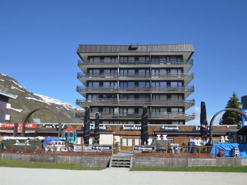 Studio rénové avec coin montagne, balcon Sud, au pied des pistes, 4 pers - FR-1-452-360