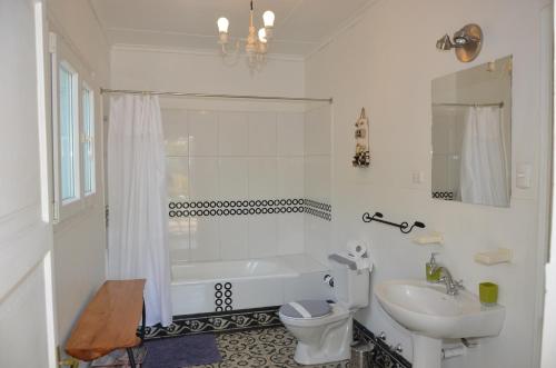 חדר רחצה ב-Hostal Petit Verdot