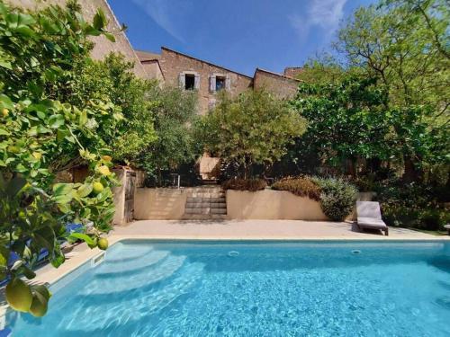Grande maison de vacances jardin et piscine privée