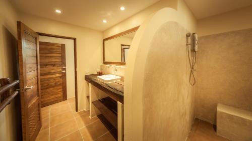 Bilik mandi di Baan Yai exclusive Villa 5 bedrooms