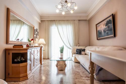 Cozy Cloud Apartment Nafplio