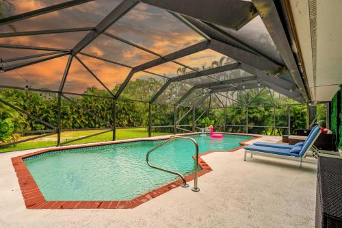 Kolam renang di atau dekat dengan Luxury Pool Home