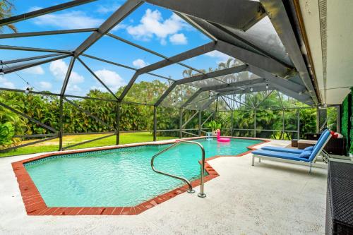 Kolam renang di atau dekat dengan Luxury Pool Home