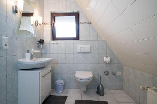O baie la Ferienwohnung-mit-Balkon