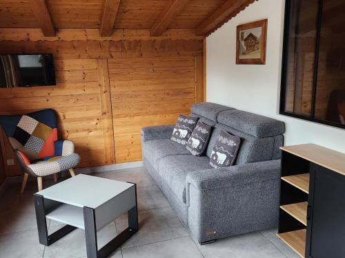 Appartement 2 pièces, 4 pers., proche centre & remontées, balcon, parking, WiFi - FR-1-676-197