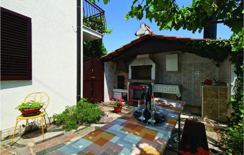 Beautiful Apartment In Umag With Wifi