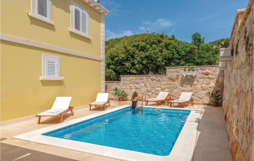 Πισίνα στο ή κοντά στο Holiday Home Prizba Iii Cr