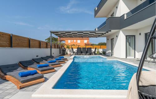 Πισίνα στο ή κοντά στο Nice Home In Bibinje With Swimming Pool