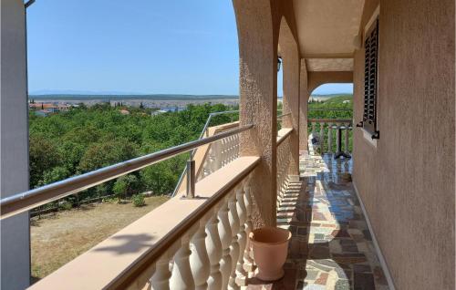 2 Bedroom Lovely Apartment In Jadranovo