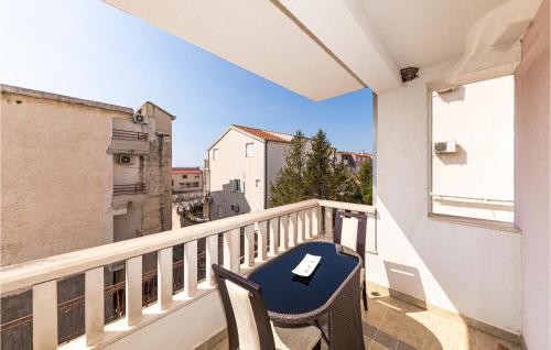 Nice Apartment In Makarska With Wifi