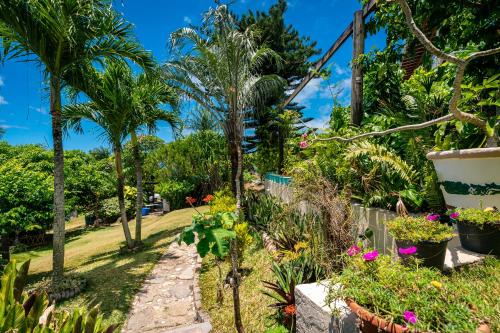 Κήπος έξω από το Lemongrass Lodge