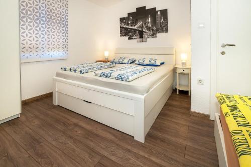 Apartments Dujmovic with Terrace