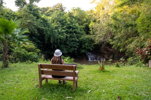 Taman di luar Wareerak Hot Spring & Wellness- SHA Extra Plus