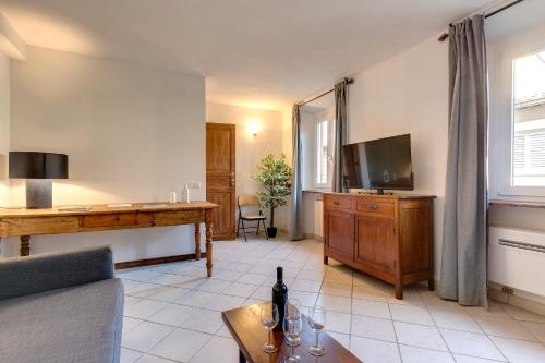Guelfo Apartment by Mamo Florence
