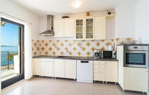 Apartment Obala Kralja Tomislava Vi