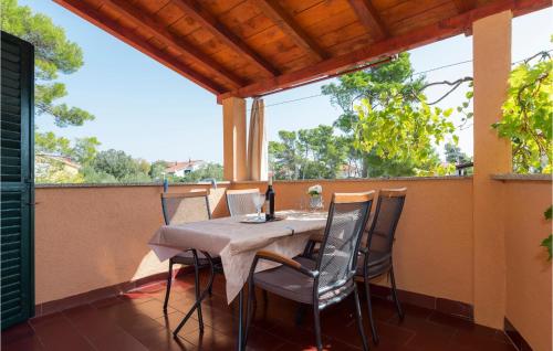 En balkon eller terrasse på Apartment Jadrija With Sea View 08