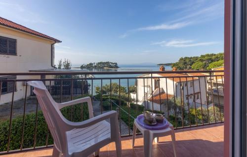 2 Bedroom Stunning Apartment In Banjol