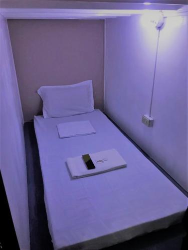 Katil atau katil-katil dalam bilik di RDC - Mariveles Transient Capsule