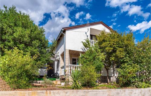 Stunning Home In Maslenica With Kitchen