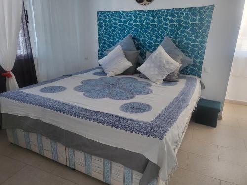 En eller flere senge i et værelse på Seaview