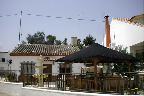 Το κτήριο όπου στεγάζεται  the country house