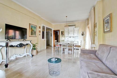 Elle House