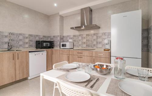 Lovely Home In Conil De La Frontera