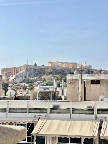 Penthouse with Terrace and Acropolis View - Themelio Suites