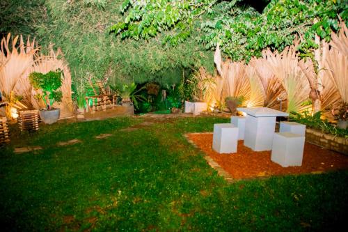 Vườn quanh Villa Senu