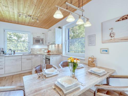 Køkken eller tekøkken på Holiday Home Sundlicht by Interhome