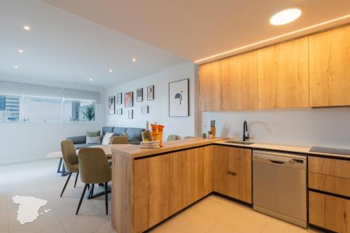 Silver Tower 7B