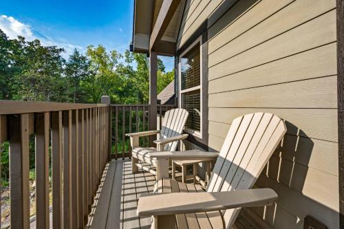 Near Dollywood With Hot Tub, Game Room Home Theater photo 25