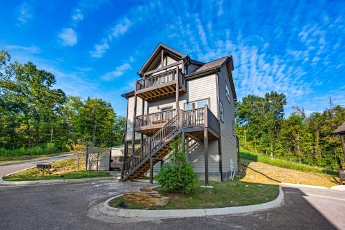 Near Dollywood With Hot Tub, Game Room Home Theater photo 5