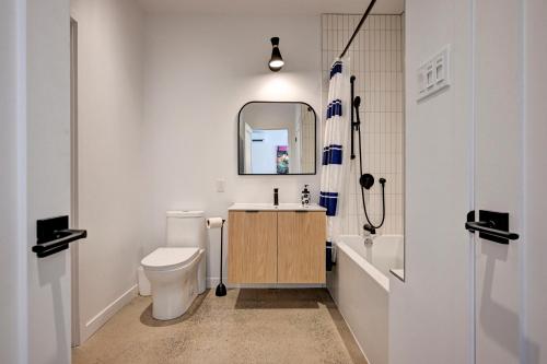 Ένα μπάνιο στο Condo Hotel 202