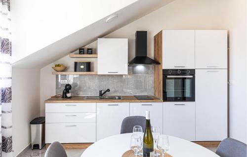 Stunning Apartment In Kastel Stari With Wifi