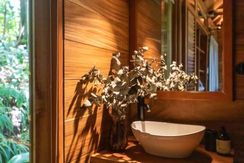 Ένα μπάνιο στο Tierra Encantada