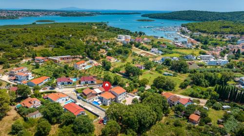 Villa Tena with Private Swimming Pool