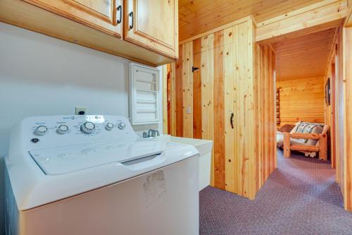 Φωτογραφία από το άλμπουμ του Lakefront Presque Isle Cabin with Private Dock σε Presque Isle