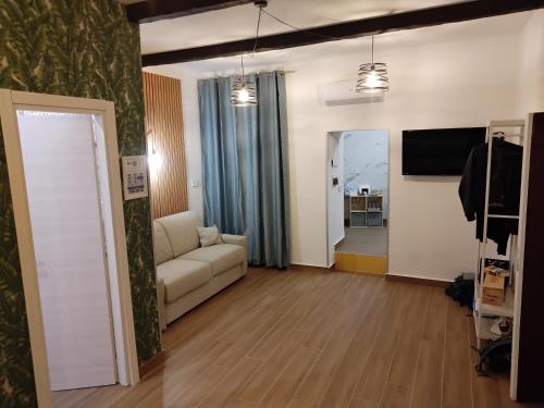 Andrew 2