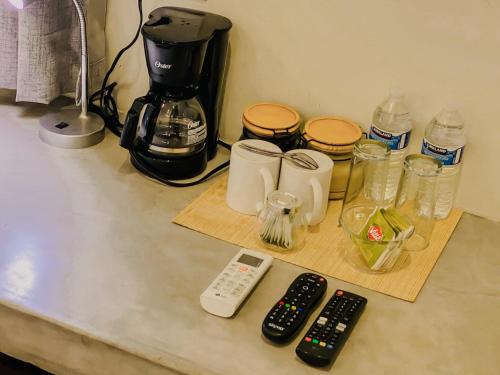 Set per la preparazione di tè e caffè presso Gallo Azul Hotel, en el corazón de Todos Santos