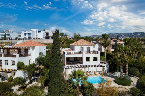 Sea View Villa with Private Pool in Coral bay