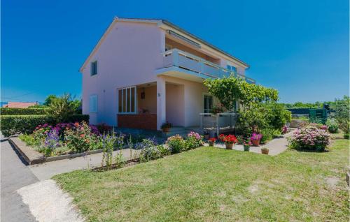 Amazing Apartment In Privlaka