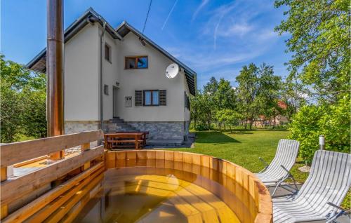 Nice Home In Rakovicko Seliste With Wifi