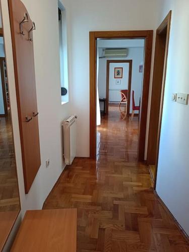 Φωτογραφία από το άλμπουμ του Belgrade's petite retreat σε Dušanovac (historical)