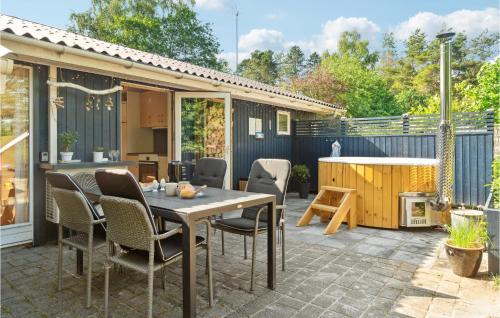Patio nebo venkovní prostory v ubytování 3 Bedroom Awesome Home In Ebeltoft