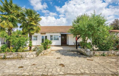 Gorgeous Home In Rovinj With Wifi