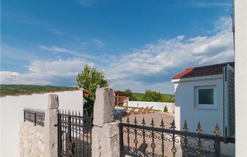 Gallery image of Amazing Home In Slivno in Grepe